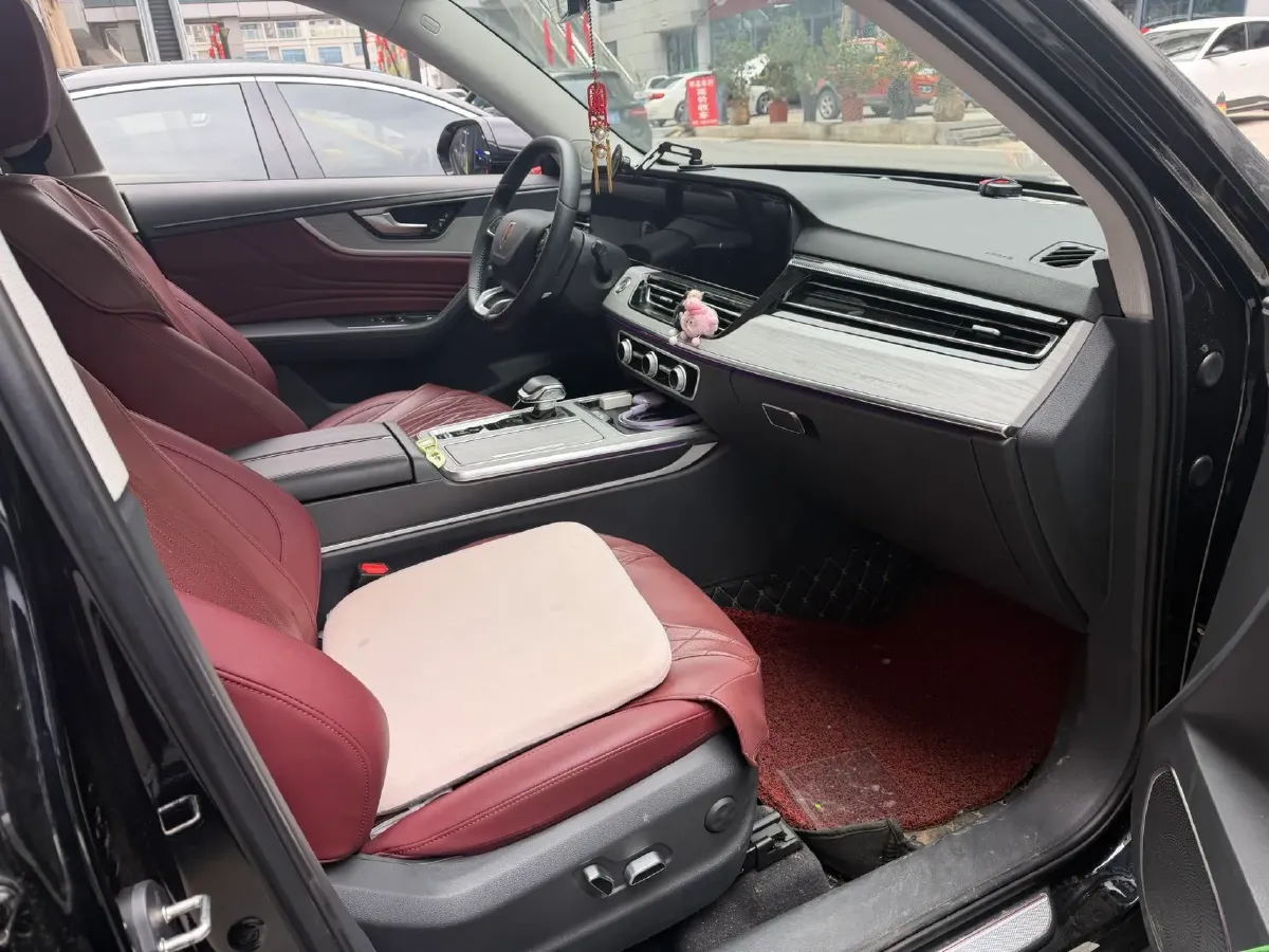 2025 HongQi HS5 2.0T 252HP L4 8AT,autocango,china used car exporter,china ev exporter,chinese used car exporter,chinese used ev exporter