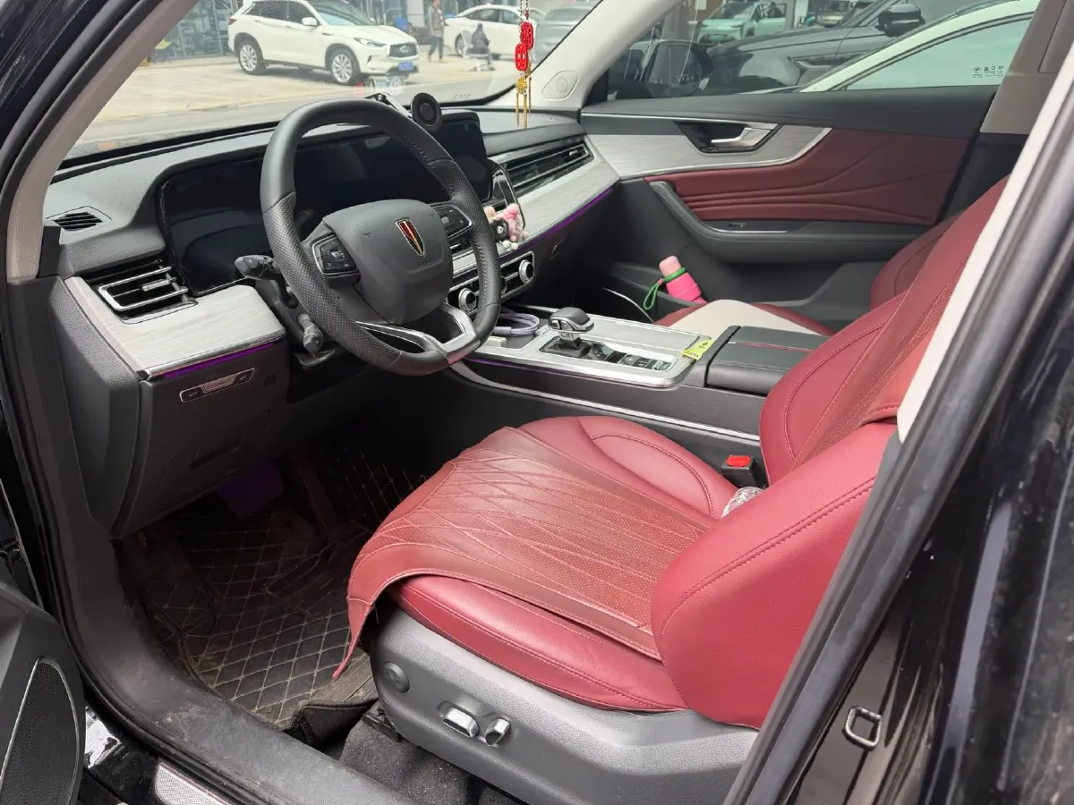 2025 HongQi HS5 2.0T 252HP L4 8AT,autocango,china used car exporter,china ev exporter,chinese used car exporter,chinese used ev exporter