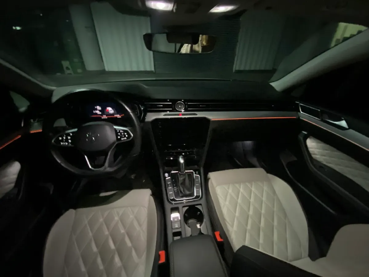 2025 Volkswagen Magotan 2.0T 186HP L4 7DCT,autocango,china used car exporter,china ev exporter,chinese used car exporter,chinese used ev exporter