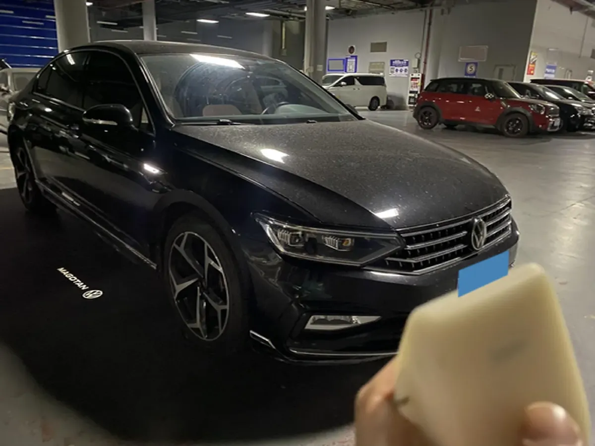 2025 Volkswagen Magotan 2.0T 186HP L4 7DCT,autocango,china used car exporter,china ev exporter,chinese used car exporter,chinese used ev exporter