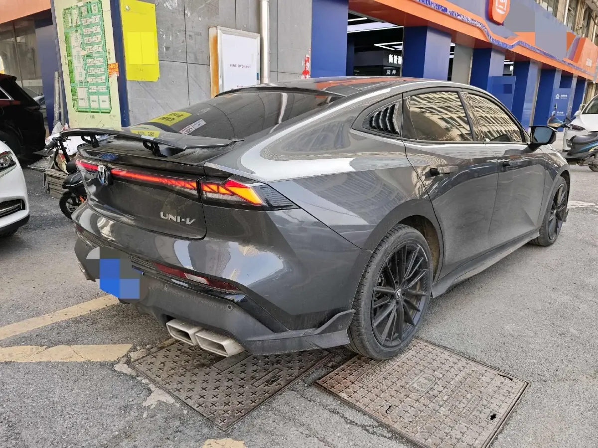 2023 ChangAn UNI-V 1.5T 188HP L4 7DCT,autocango,china used car exporter,china ev exporter,chinese used car exporter,chinese used ev exporter