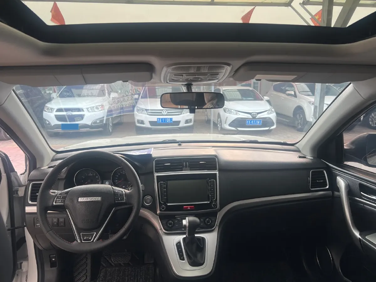 2019 Haval M6 1.5T 150HP L4 7DCT,autocango,china used car exporter,china ev exporter,chinese used car exporter,chinese used ev exporter