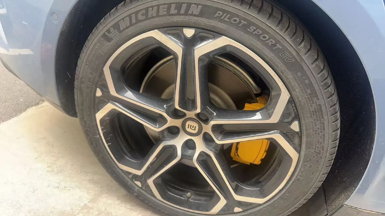 2024 MI SU7 BEV 101KWH,autocango,china used car exporter,china ev exporter,chinese used car exporter,chinese used ev exporter