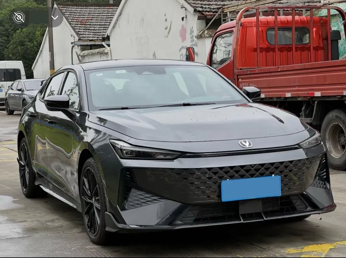 2023 ChangAn UNI-V 1.5T 188HP L4 7DCT,autocango,china used car exporter,china ev exporter,chinese used car exporter,chinese used ev exporter