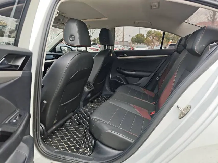 2021 Volkswagen Bora 1.5L 113HP L4 6AT,autocango,china used car exporter,china ev exporter,chinese used car exporter,chinese used ev exporter