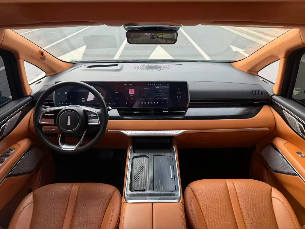 2024 Voyah ZhuiGuang 1.5T 136HP L4 PHEV 43KWH,autocango,china used car exporter,china ev exporter,chinese used car exporter,chinese used ev exporter