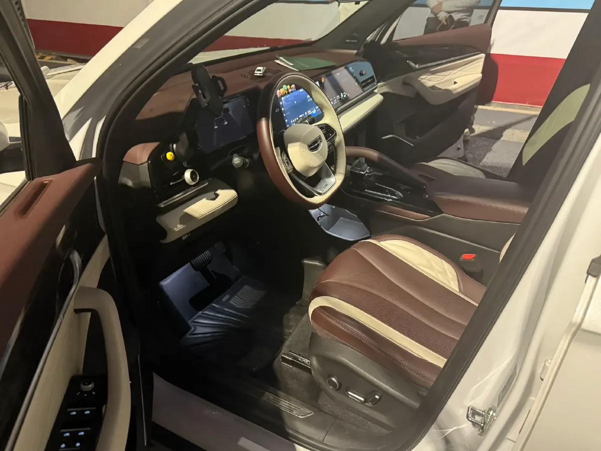 2021 Geely Monjaro 2.0T 218HP L4 7DCT,autocango,china used car exporter,china ev exporter,chinese used car exporter,chinese used ev exporter