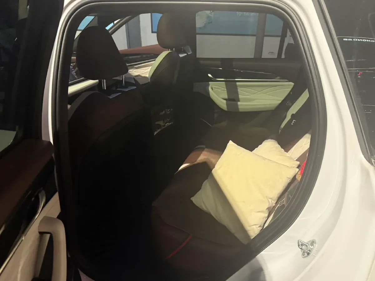 2021 Geely Monjaro 2.0T 218HP L4 7DCT,autocango,china used car exporter,china ev exporter,chinese used car exporter,chinese used ev exporter