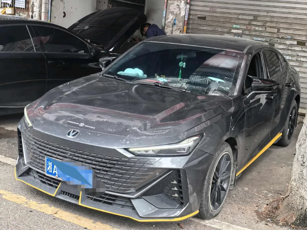 2023 ChangAn UNI-V 1.5T 188HP L4 7DCT,autocango,china used car exporter,china ev exporter,chinese used car exporter,chinese used ev exporter