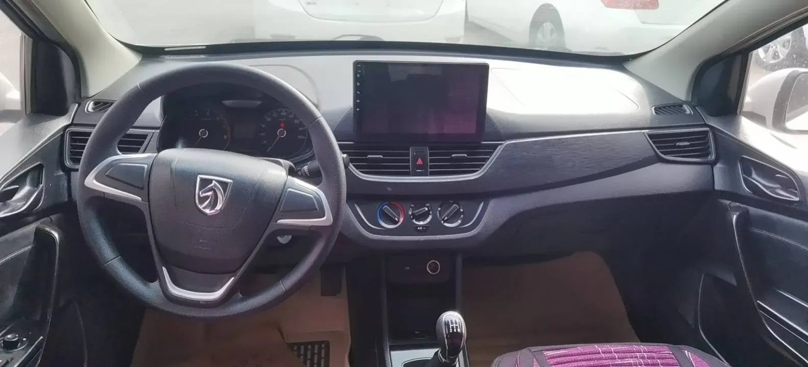 2020 BaoJun 310 1.2L 80HP L4 5MT,autocango,china used car exporter,china ev exporter,chinese used car exporter,chinese used ev exporter