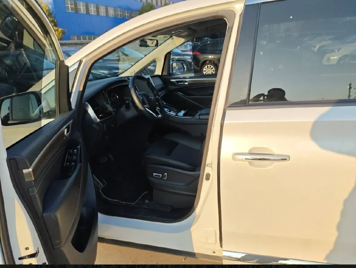 2021 GAC Trumpchi M8 2.0T 252HP L4 8AT,autocango,china used car exporter,china ev exporter,chinese used car exporter,chinese used ev exporter