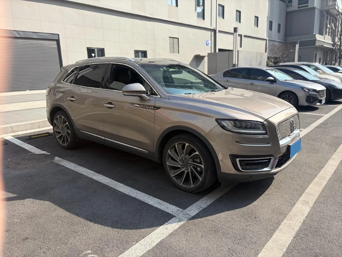 2019 Lincoln Nautilus 2.7T 329HP V6 8AT,autocango,china used car exporter,china ev exporter,chinese used car exporter,chinese used ev exporter