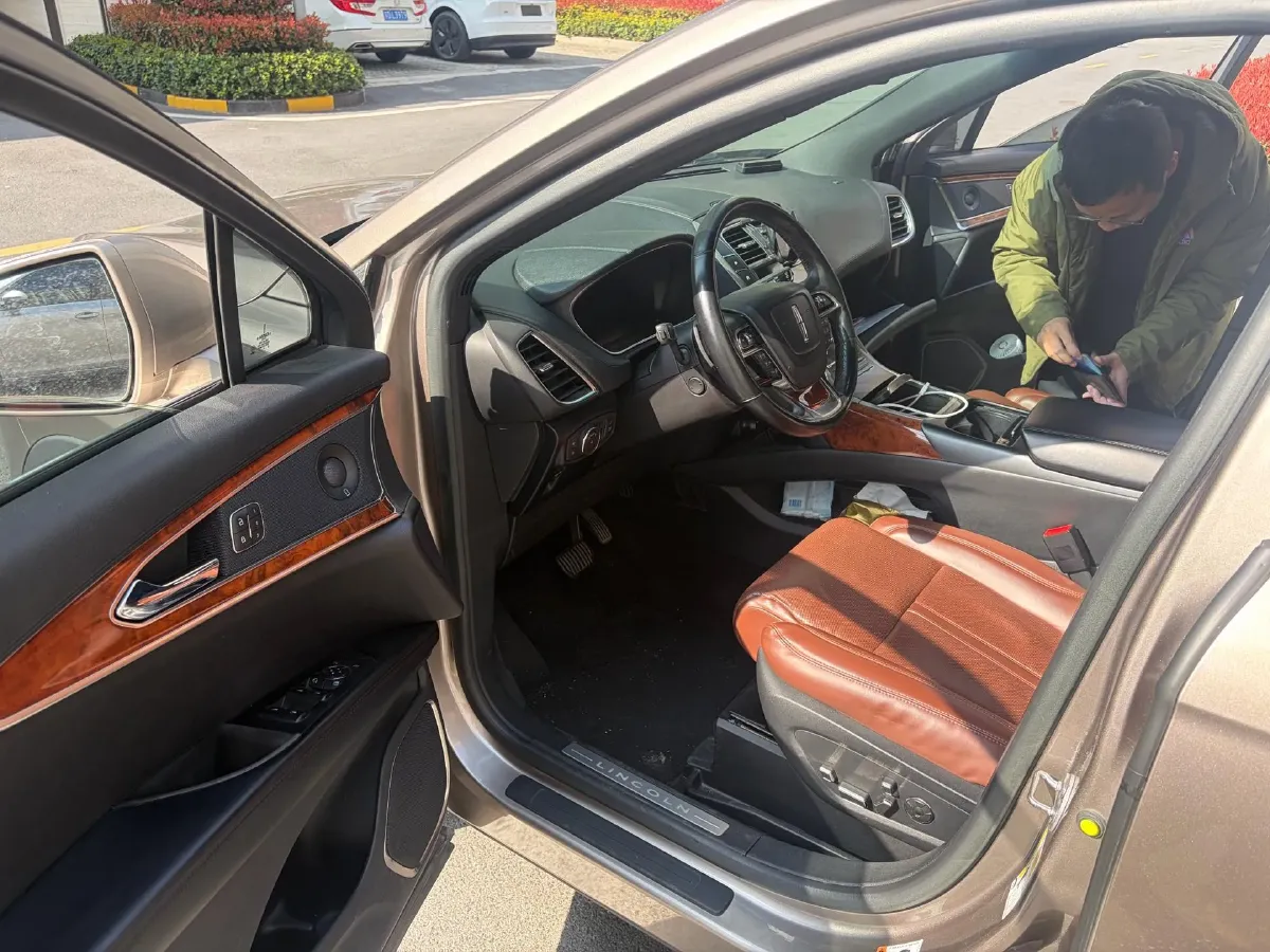 2019 Lincoln Nautilus 2.7T 329HP V6 8AT,autocango,china used car exporter,china ev exporter,chinese used car exporter,chinese used ev exporter