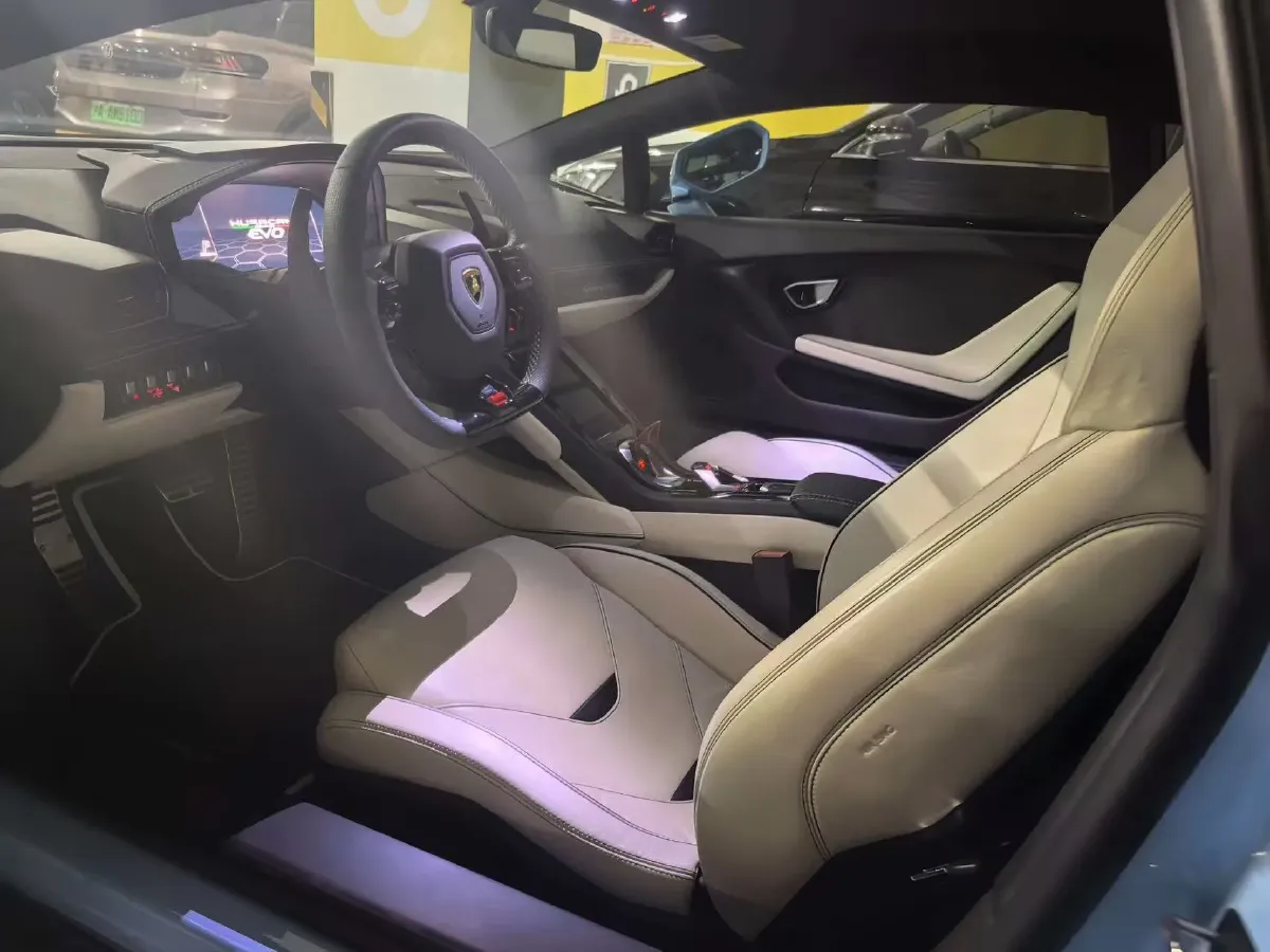 2020 Lamborghini Huracán 5.2L 611HP V10 7DCT,autocango,china used car exporter,china ev exporter,chinese used car exporter,chinese used ev exporter