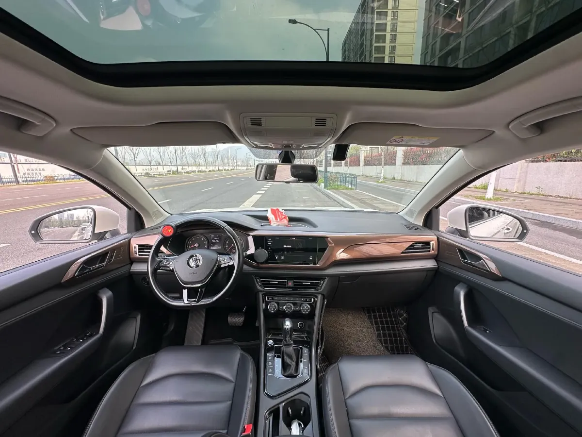 2020 Volkswagen Tharu 2.0T 186HP L4 7DCT,autocango,china used car exporter,china ev exporter,chinese used car exporter,chinese used ev exporter