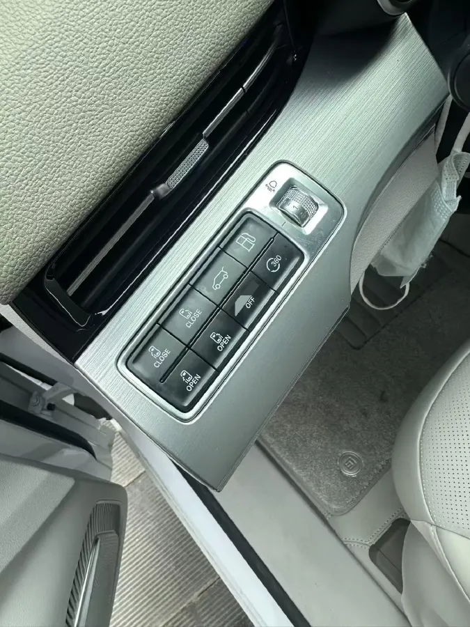 2025 Roewe iMAX8 1.5T 150HP L4 1DHT PHEV 24.7KWH,autocango,china used car exporter,china ev exporter,chinese used car exporter,chinese used ev exporter