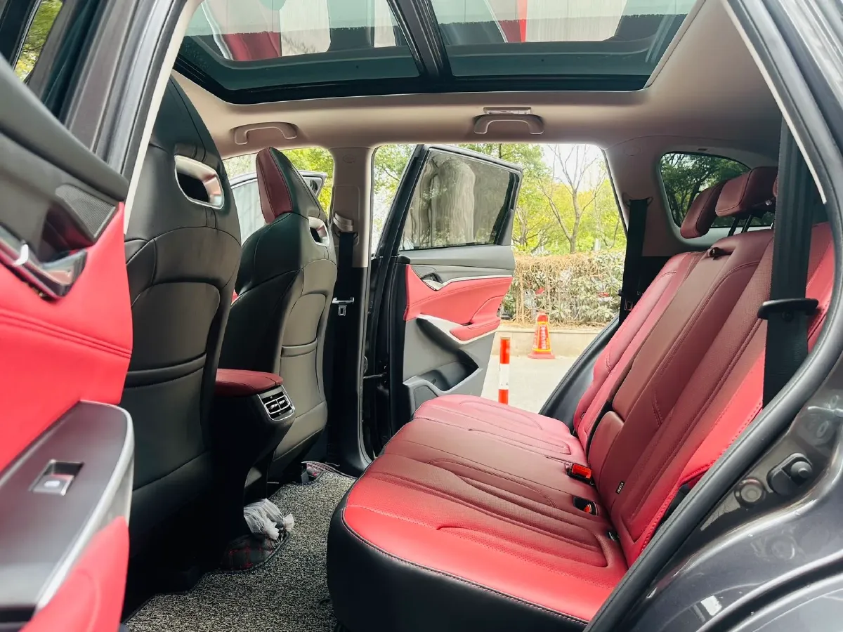 2021 ChangAn CS75 Plus 2.0T 233HP L4 8AT,autocango,china used car exporter,china ev exporter,chinese used car exporter,chinese used ev exporter