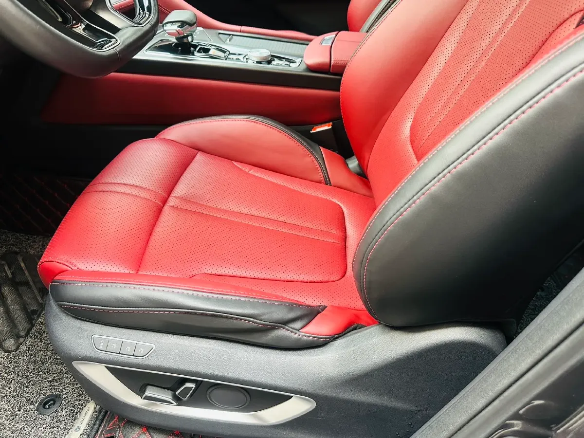 2021 ChangAn CS75 Plus 2.0T 233HP L4 8AT,autocango,china used car exporter,china ev exporter,chinese used car exporter,chinese used ev exporter