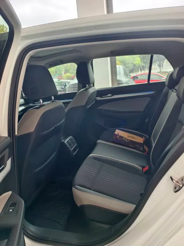 2023 Volkswagen Golf 1.4T 150HP L4 7DCT,autocango,china used car exporter,china ev exporter,chinese used car exporter,chinese used ev exporter