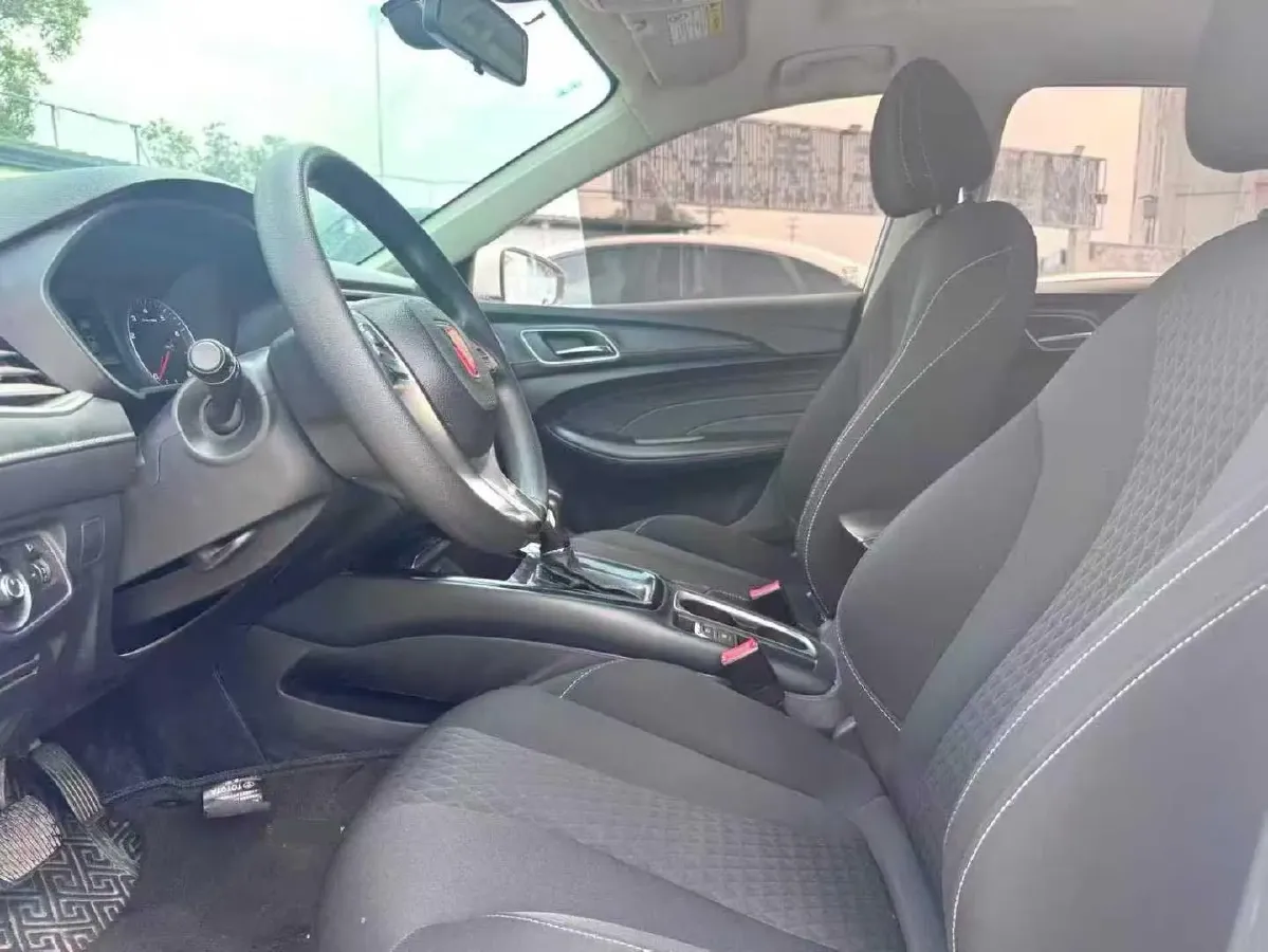2019 Roewe i5 1.5L 120HP L4 CVT,autocango,china used car exporter,china ev exporter,chinese used car exporter,chinese used ev exporter