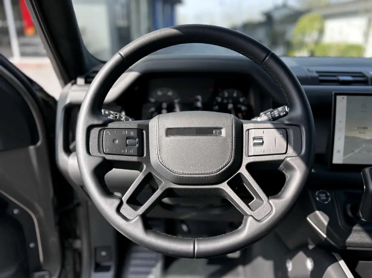 2025 Land Rover Defender 3.0T 400HP L6 8AT,autocango,china used car exporter,china ev exporter,chinese used car exporter,chinese used ev exporter