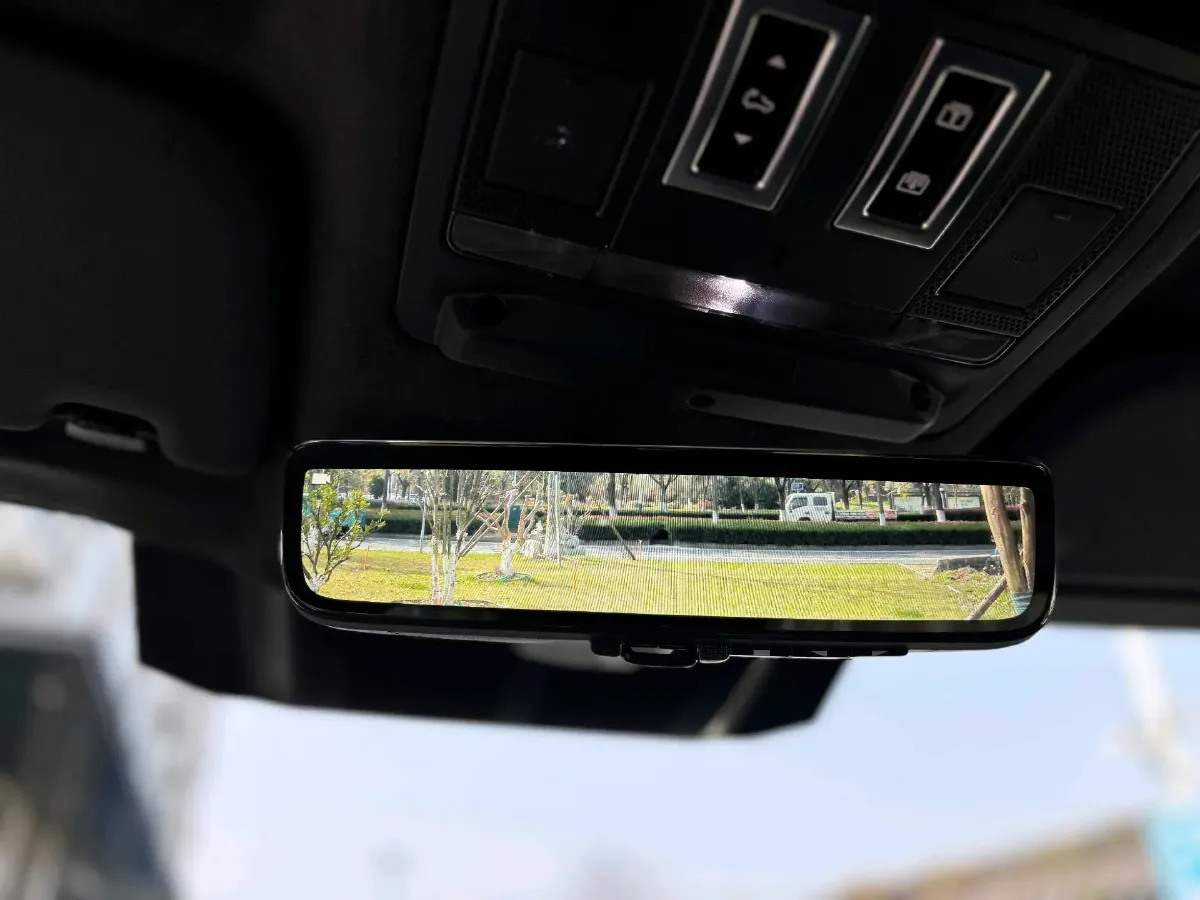 2025 Land Rover Defender 3.0T 400HP L6 8AT,autocango,china used car exporter,china ev exporter,chinese used car exporter,chinese used ev exporter