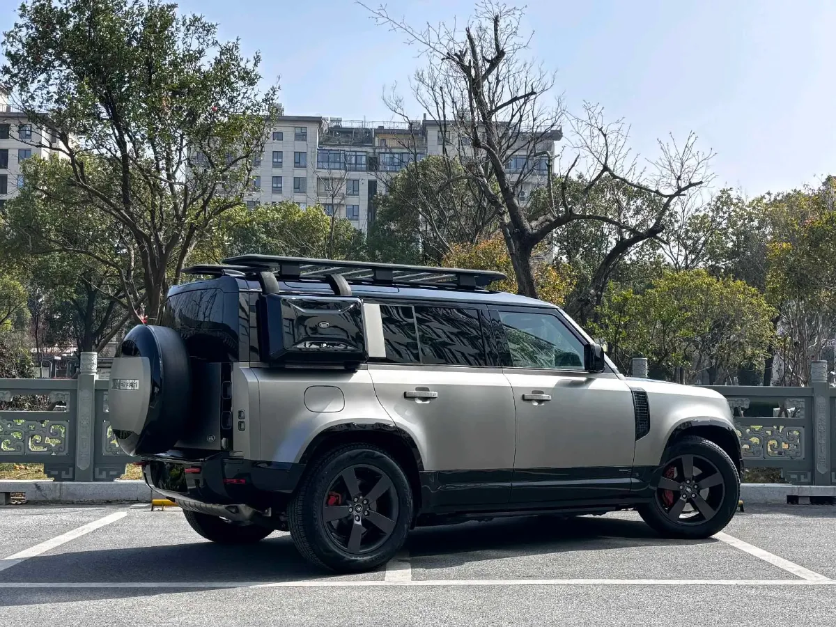 2025 Land Rover Defender 3.0T 400HP L6 8AT,autocango,china used car exporter,china ev exporter,chinese used car exporter,chinese used ev exporter