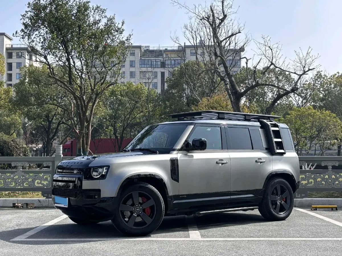 2025 Land Rover Defender 3.0T 400HP L6 8AT,autocango,china used car exporter,china ev exporter,chinese used car exporter,chinese used ev exporter