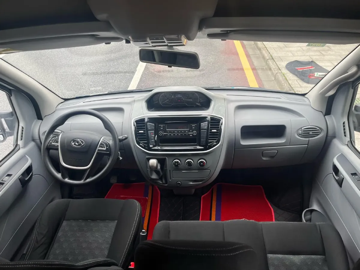 2019 MAXUS XinTu V80 2.0T 139HP L4 6MT,autocango,china used car exporter,china ev exporter,chinese used car exporter,chinese used ev exporter