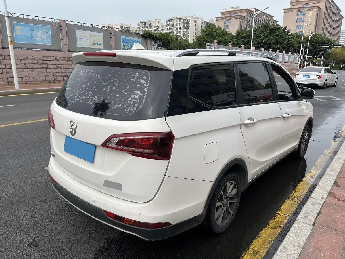 2021 BaoJun 730 1.5L 105HP L4 6MT,autocango,china used car exporter,china ev exporter,chinese used car exporter,chinese used ev exporter