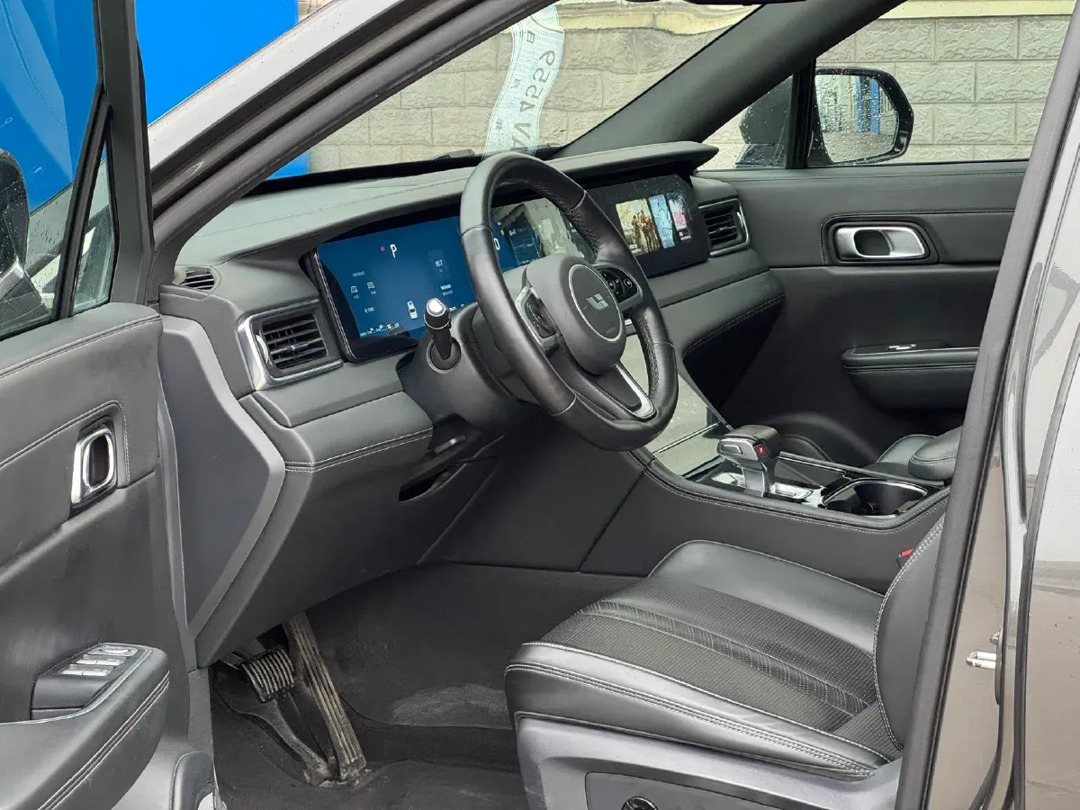 2020 Li ONE Range Extended 131HP REEV 40.5KWH,autocango,china used car exporter,china ev exporter,chinese used car exporter,chinese used ev exporter