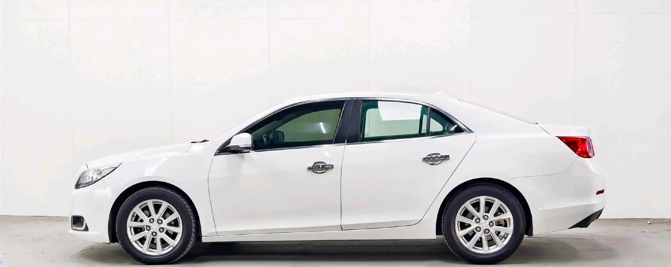 2013 Chevrolet Malibu 2.0L 154HP L4 6AT,autocango,china used car exporter,china ev exporter,chinese used car exporter,chinese used ev exporter