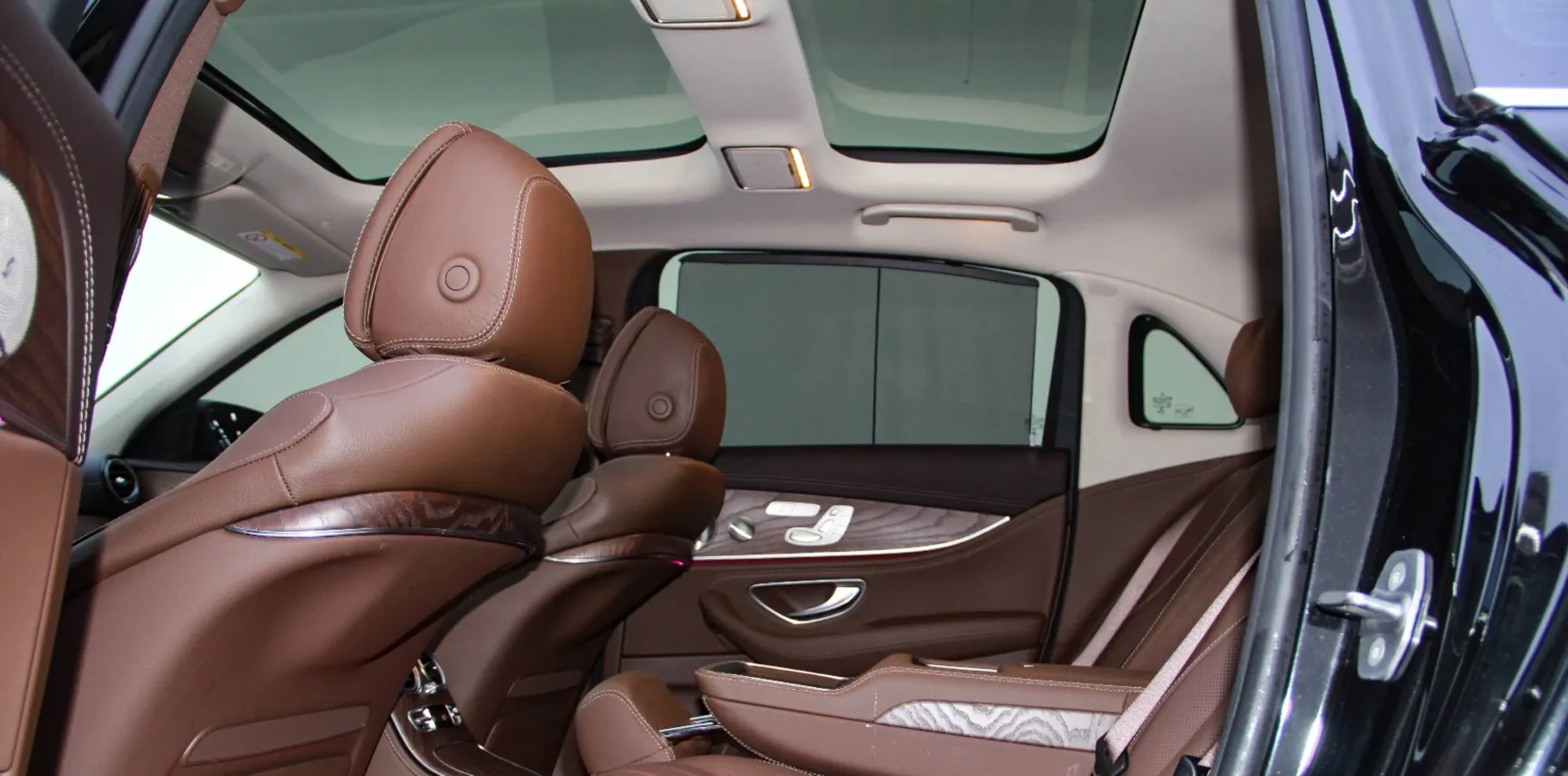 2021 Mercedes-Benz E Class 2.0T 258HP L4 9AT,autocango,china used car exporter,china ev exporter,chinese used car exporter,chinese used ev exporter