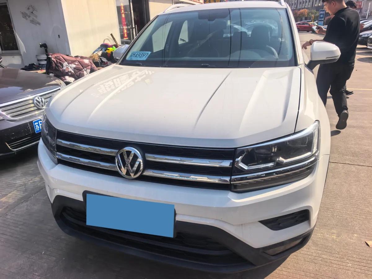 2019 MINI MINI 1.5T 102HP L3 7DCT,autocango,china used car exporter,china ev exporter,chinese used car exporter,chinese used ev exporter