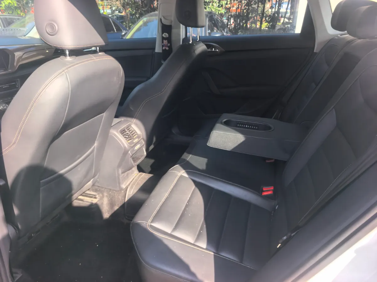 2019 MINI MINI 1.5T 102HP L3 7DCT,autocango,china used car exporter,china ev exporter,chinese used car exporter,chinese used ev exporter