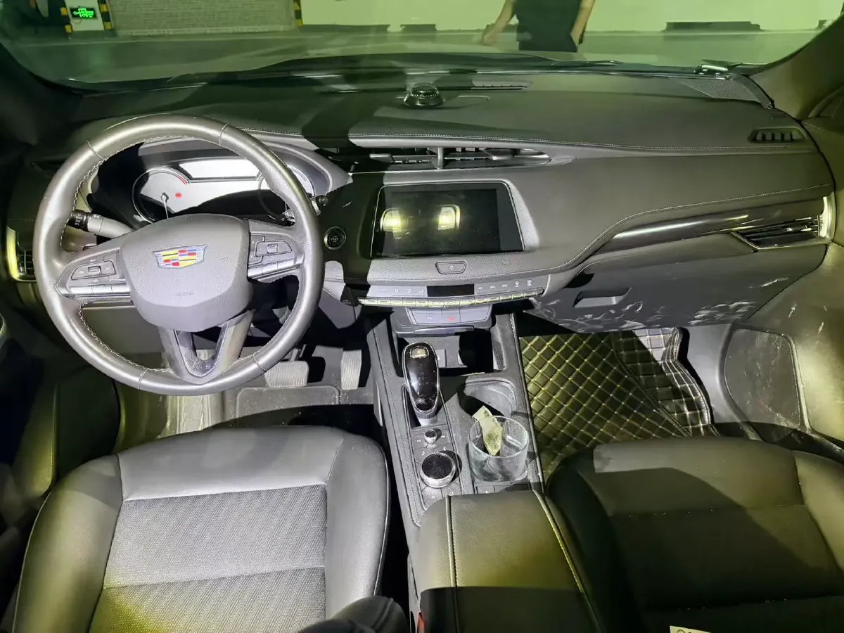 2021 Cadillac XT4 2.0T 237HP L4 9AT,autocango,china used car exporter,china ev exporter,chinese used car exporter,chinese used ev exporter
