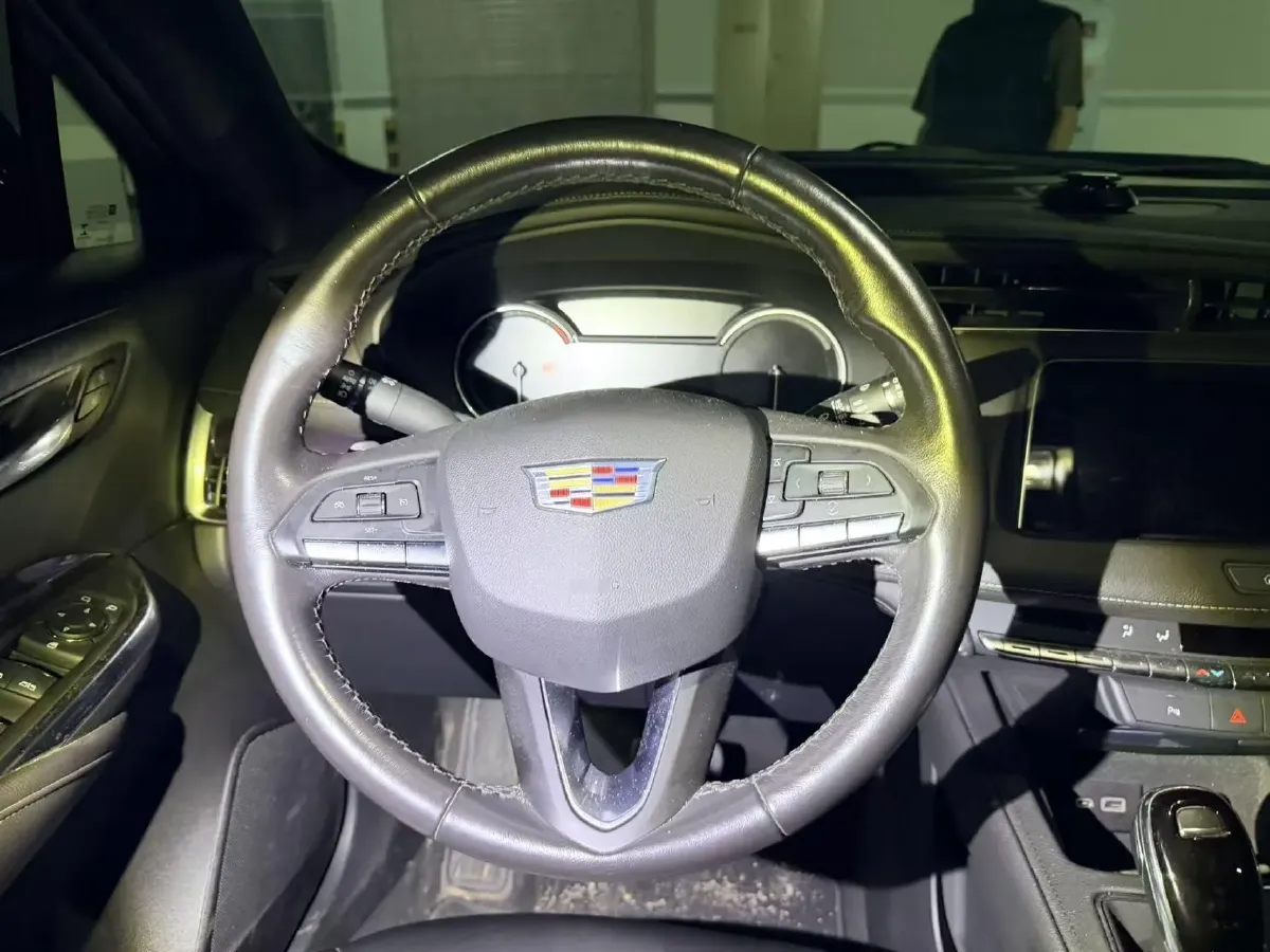 2021 Cadillac XT4 2.0T 237HP L4 9AT,autocango,china used car exporter,china ev exporter,chinese used car exporter,chinese used ev exporter