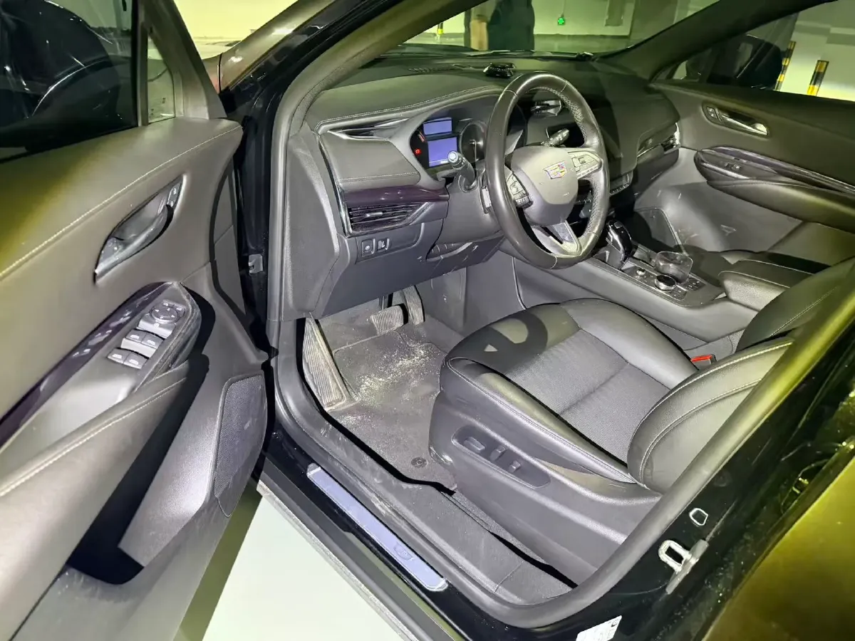 2021 Cadillac XT4 2.0T 237HP L4 9AT,autocango,china used car exporter,china ev exporter,chinese used car exporter,chinese used ev exporter