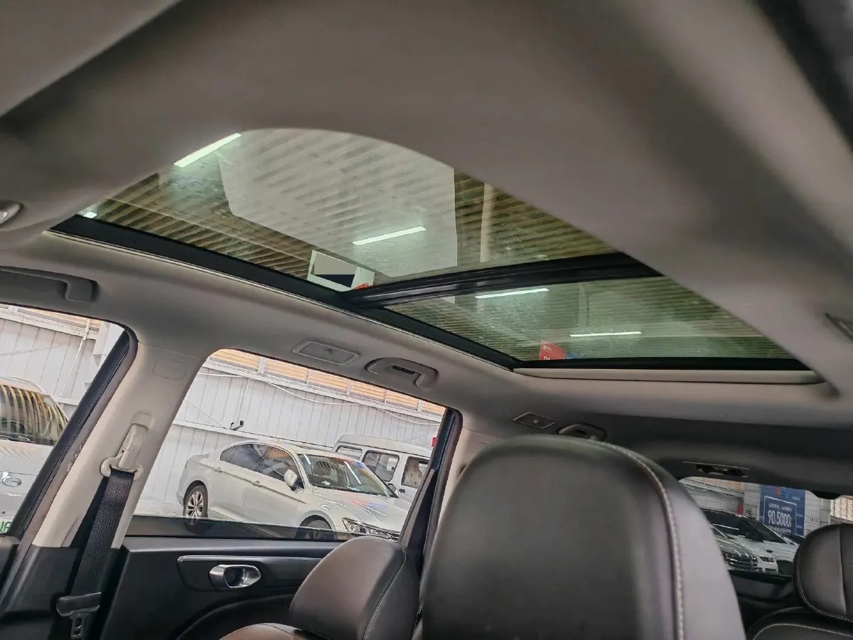 2021 GAC Trumpchi M6 1.5T 169HP L4 7DCT,autocango,china used car exporter,china ev exporter,chinese used car exporter,chinese used ev exporter