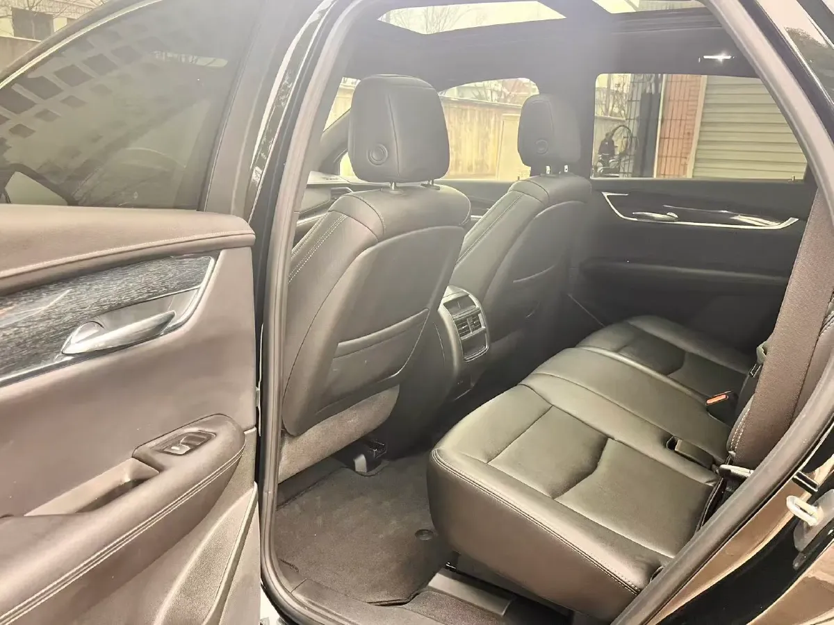 2022 Cadillac XT5 2.0T 237HP L4 9AT,autocango,china used car exporter,china ev exporter,chinese used car exporter,chinese used ev exporter