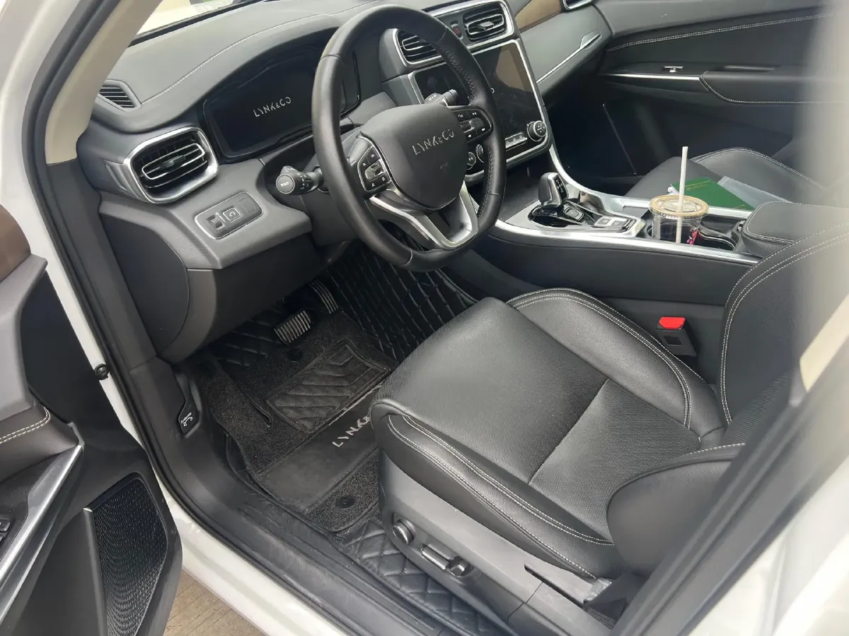 2019 Beijing BJ40 2.0T 218HP L4 6AT,autocango,china used car exporter,china ev exporter,chinese used car exporter,chinese used ev exporter