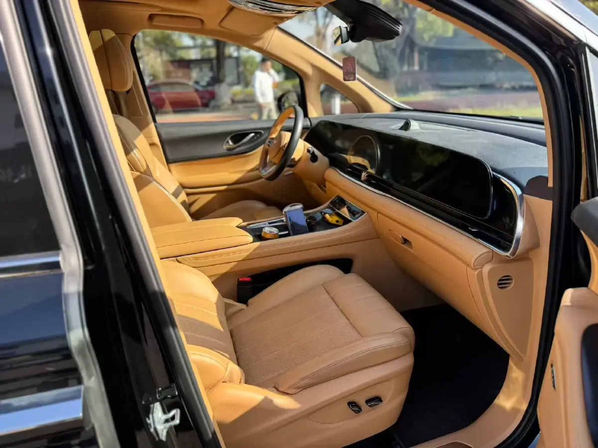 2022 Voyah Dream 1.5T 136HP L4 PHEV 25.57KWH,autocango,china used car exporter,china ev exporter,chinese used car exporter,chinese used ev exporter