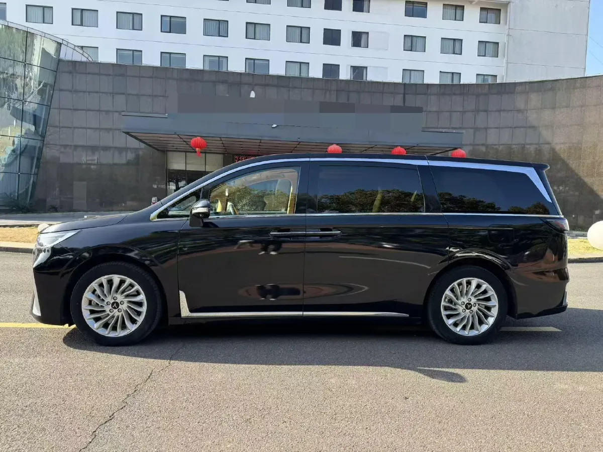 2022 Voyah Dream 1.5T 136HP L4 PHEV 25.57KWH,autocango,china used car exporter,china ev exporter,chinese used car exporter,chinese used ev exporter