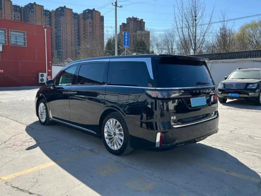 2024 Voyah Dream 1.5T 150HP L4 PHEV 43KWH,autocango,china used car exporter,china ev exporter,chinese used car exporter,chinese used ev exporter