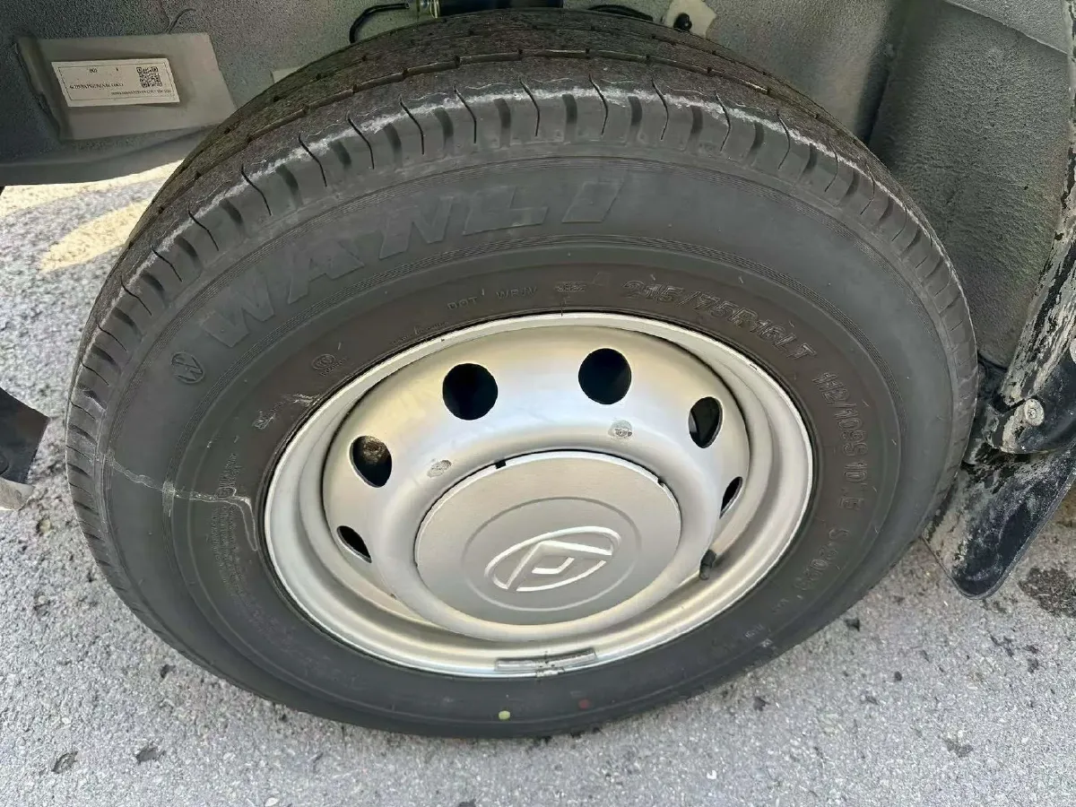 2021 MAXUS XinTu V80 2.0T 139HP L4 6MT,autocango,china used car exporter,china ev exporter,chinese used car exporter,chinese used ev exporter