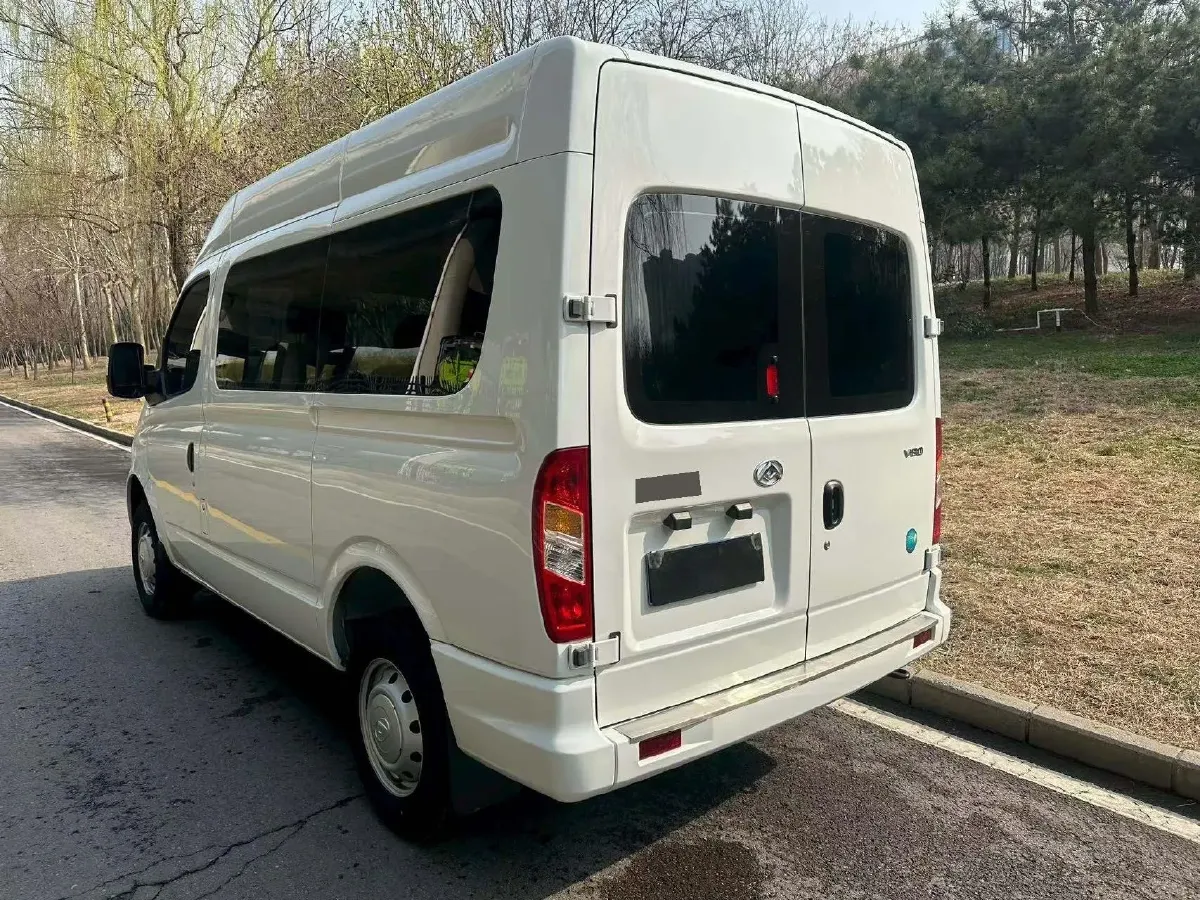 2021 MAXUS XinTu V80 2.0T 139HP L4 6MT,autocango,china used car exporter,china ev exporter,chinese used car exporter,chinese used ev exporter