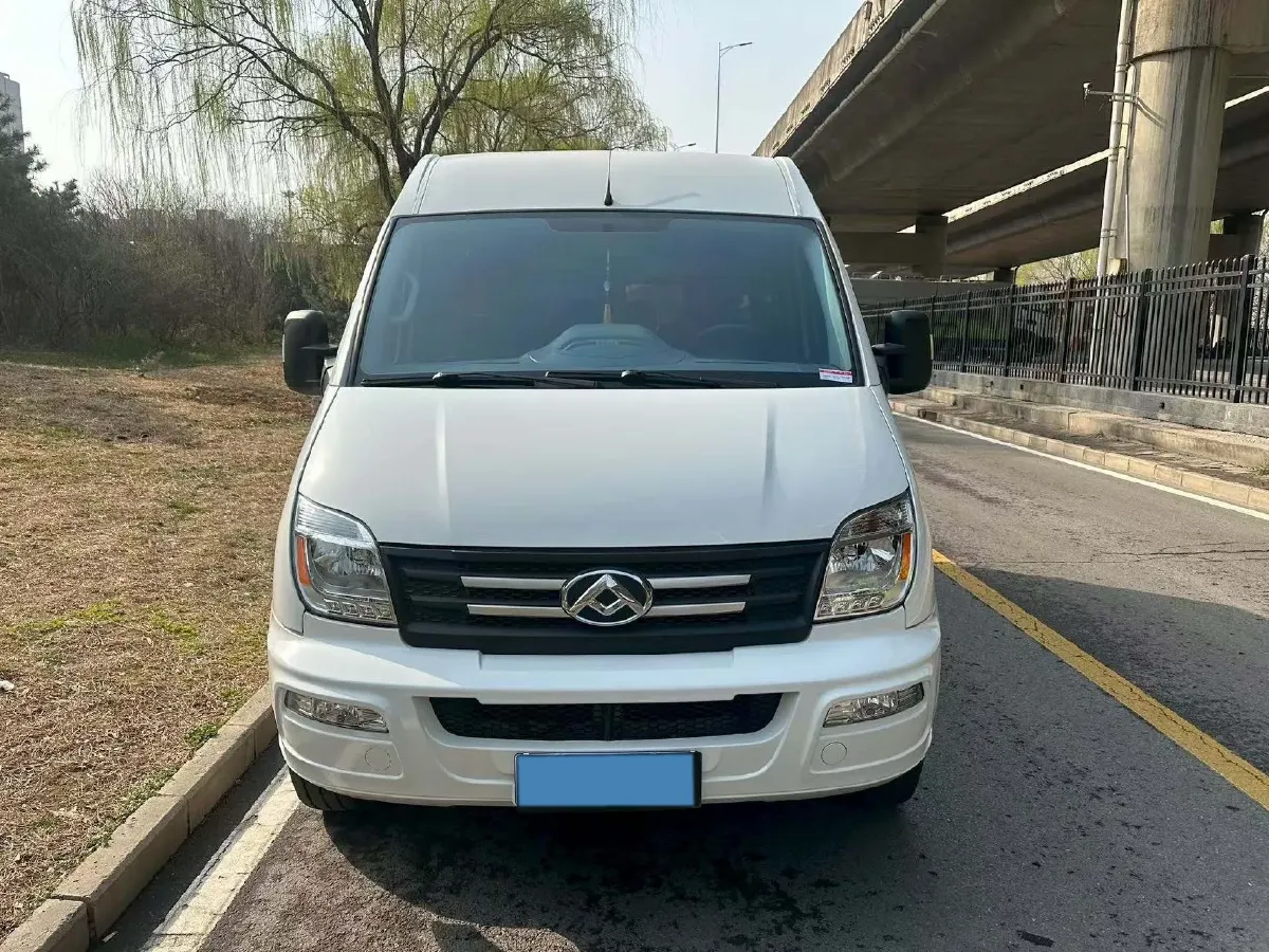 2021 MAXUS XinTu V80 2.0T 139HP L4 6MT,autocango,china used car exporter,china ev exporter,chinese used car exporter,chinese used ev exporter