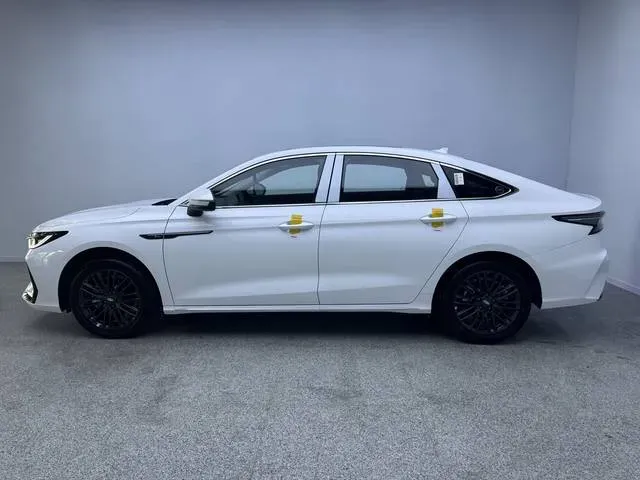 2025 Chery Arrizo 8 1.6T 197HP L4 7DCT,autocango,china used car exporter,china ev exporter,chinese used car exporter,chinese used ev exporter