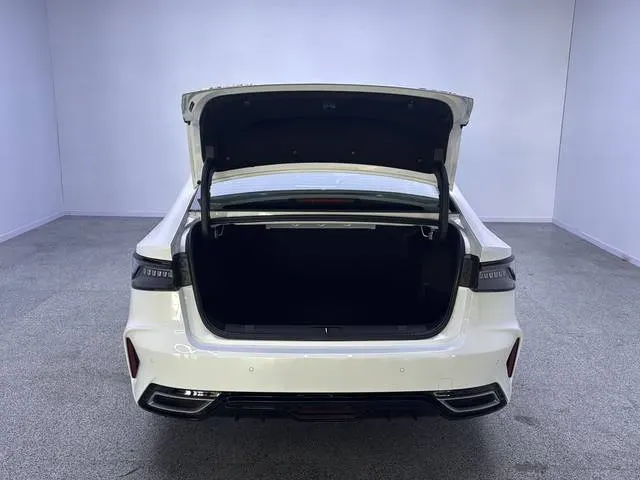 2025 Chery Arrizo 8 1.6T 197HP L4 7DCT,autocango,china used car exporter,china ev exporter,chinese used car exporter,chinese used ev exporter