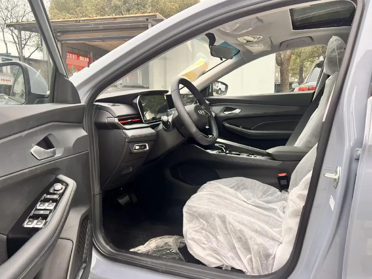 2024 Geely Binray 1.5T 181HP L4 7DCT,autocango,china used car exporter,china ev exporter,chinese used car exporter,chinese used ev exporter